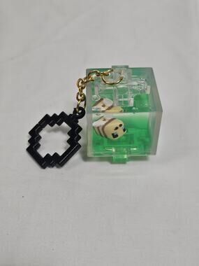 Minecraft Tsunami Bee Green Acrylic Liquid Keychain